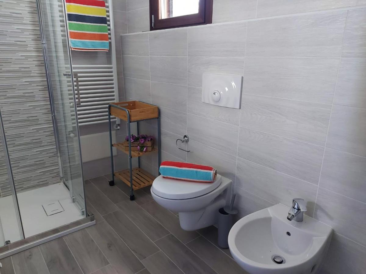 Bnbook Casa Dei Peschi - Lago Di Monate Cadrezzate Eksteriør billede